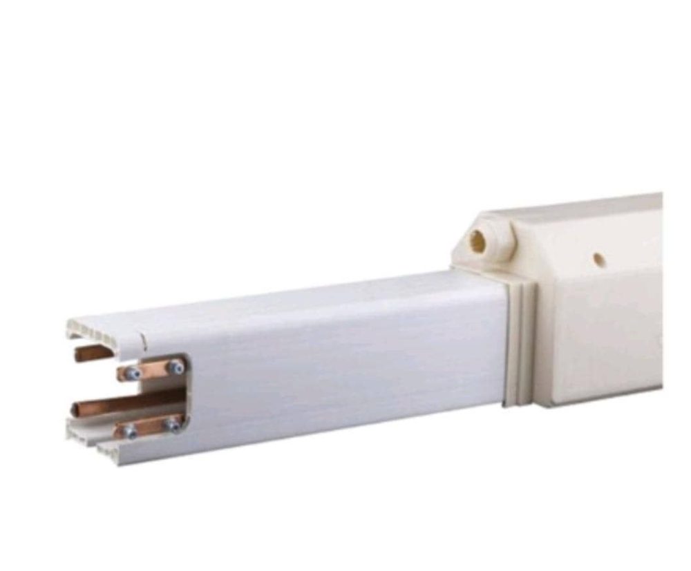 تغذیه از وسط شین PVC نصب شده بر روی خط ۴متری شین