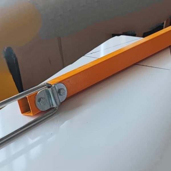 دوشاخه راهنما همراه با پروفیل جاروبک pvc