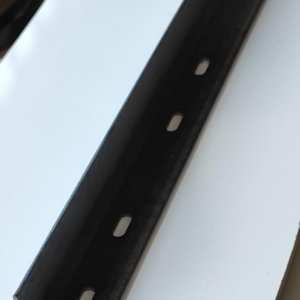 نبشی چهارسورخ برای سیستم برق رسانی سی ریل